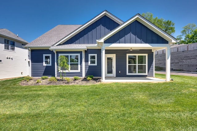 view of front facade with a front lawn