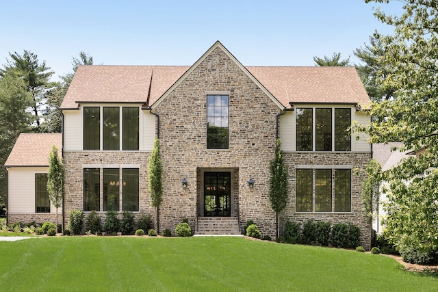 view of front of home featuring a front lawn