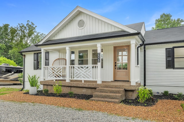 view of front of house featuring a porch