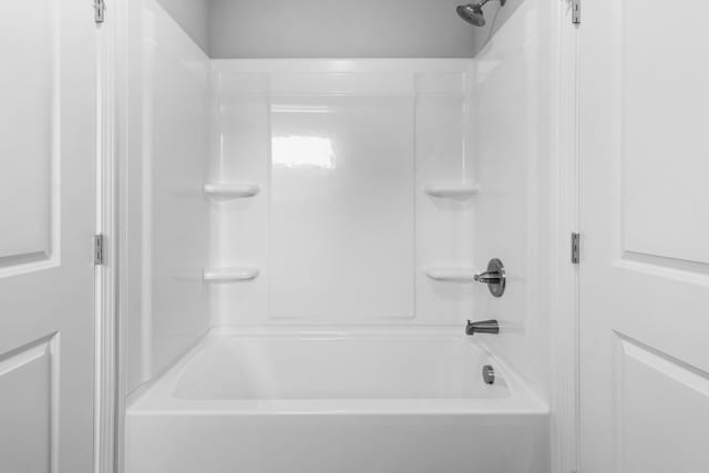 bathroom featuring shower / bath combination