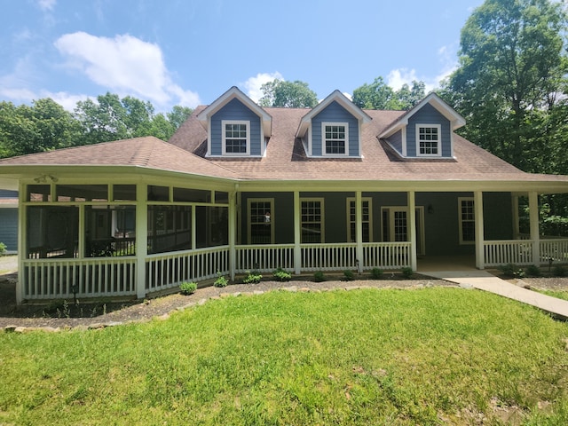 view of front facade featuring a front yard and a porch