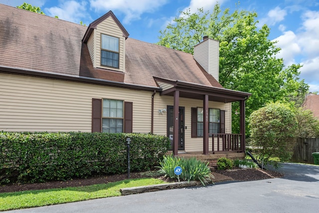 view of front of home featuring covered porch