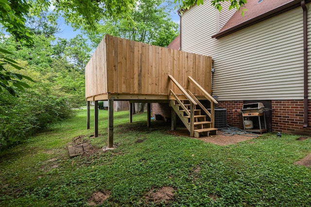 view of yard featuring central AC