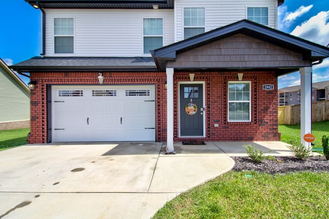 view of front facade featuring a garage