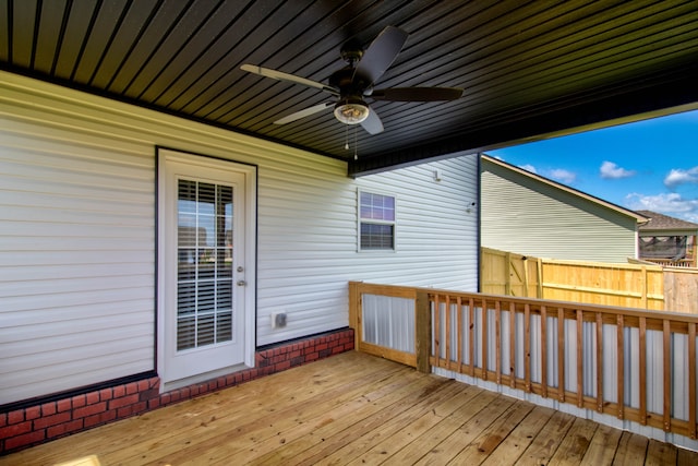 deck with ceiling fan