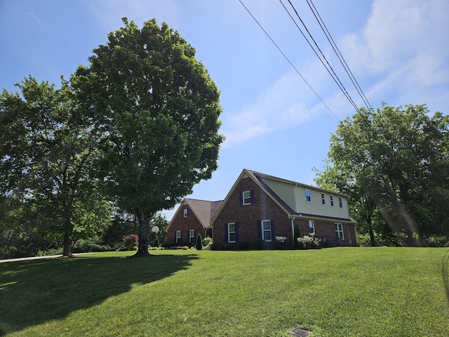 view of front of property with a front yard