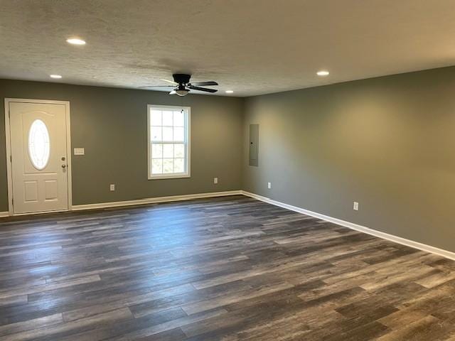 entryway with dark wood-style floors, recessed lighting, ceiling fan, and baseboards