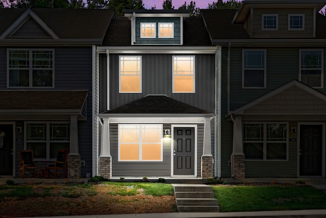 view of front facade featuring covered porch