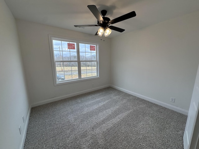 unfurnished room with carpet floors and ceiling fan