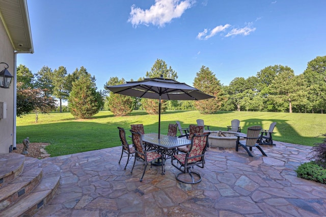 view of patio featuring an outdoor fire pit