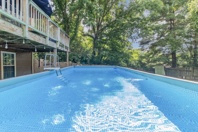 view of swimming pool