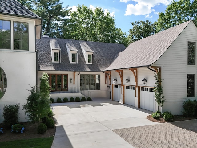 view of front facade with a garage