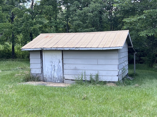 view of outbuilding