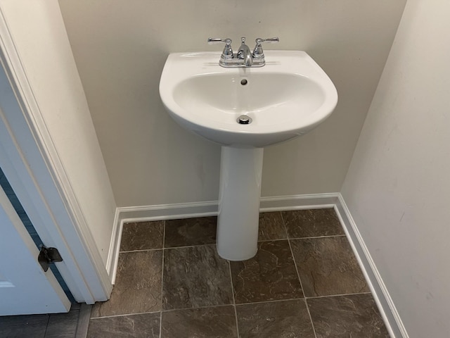 bathroom with sink