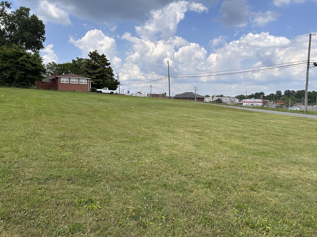 750 N Chancery St, Mcminnville, TN 37110 - photo 1