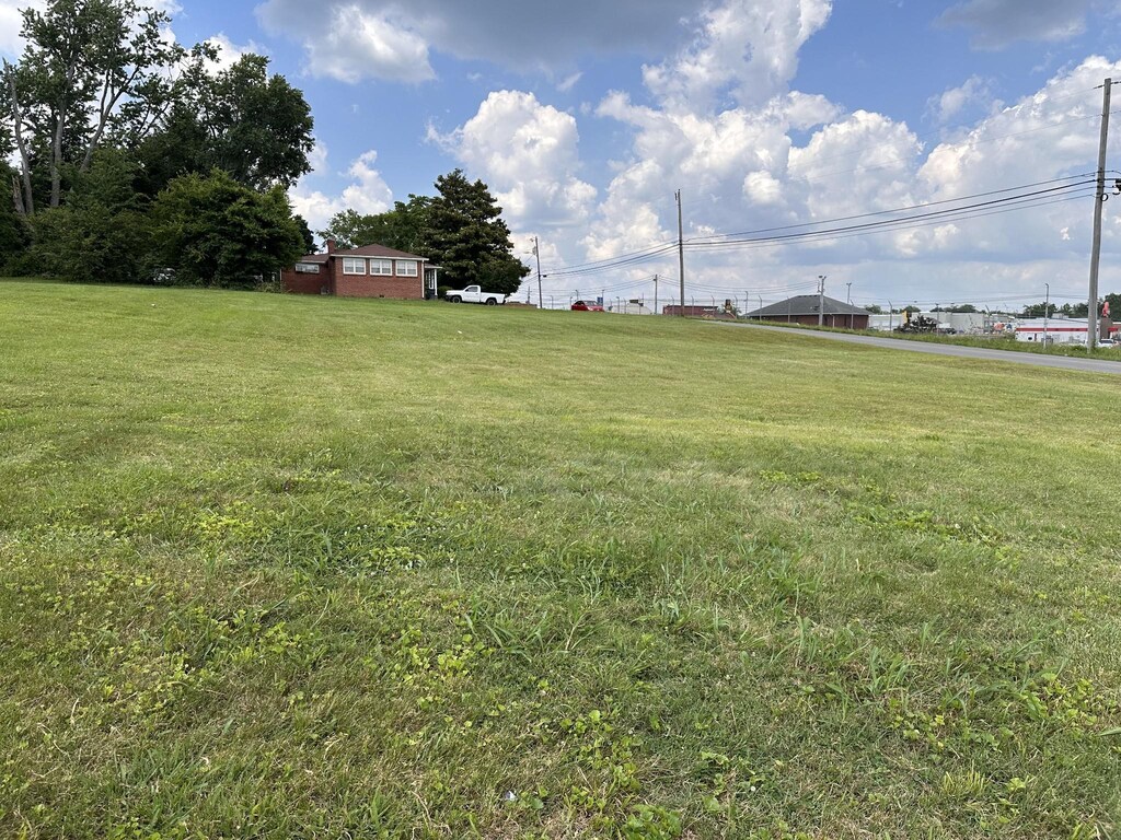 750 N Chancery St, Mcminnville, TN 37110 - photo 3
