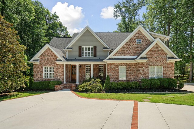 view of front of house with a front lawn