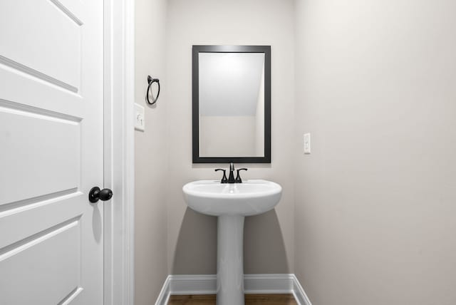 bathroom featuring sink