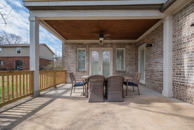 view of terrace with ceiling fan