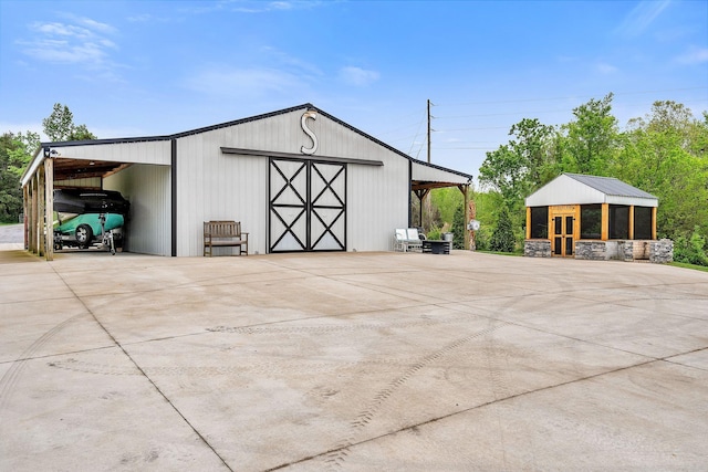 view of outbuilding