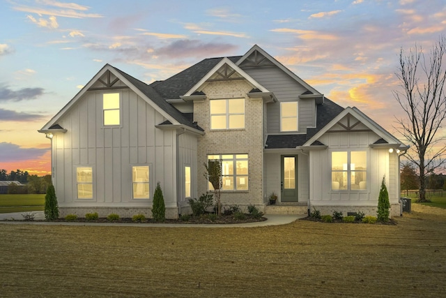 view of front of property with a yard