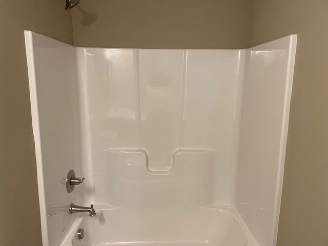 bathroom featuring shower / bathing tub combination