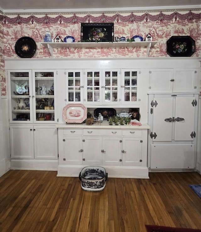 interior details featuring hardwood / wood-style floors