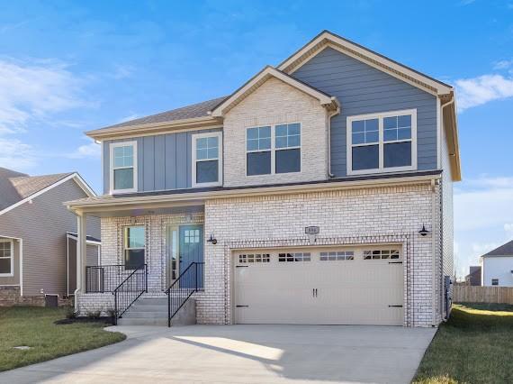 view of front of house featuring a garage