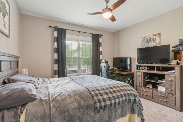 bedroom featuring carpet floors and ceiling fan