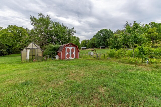 160 Sinking Creek Rd, Petersburg, TN 37144 - view of grassy yard featuring a greenhouse