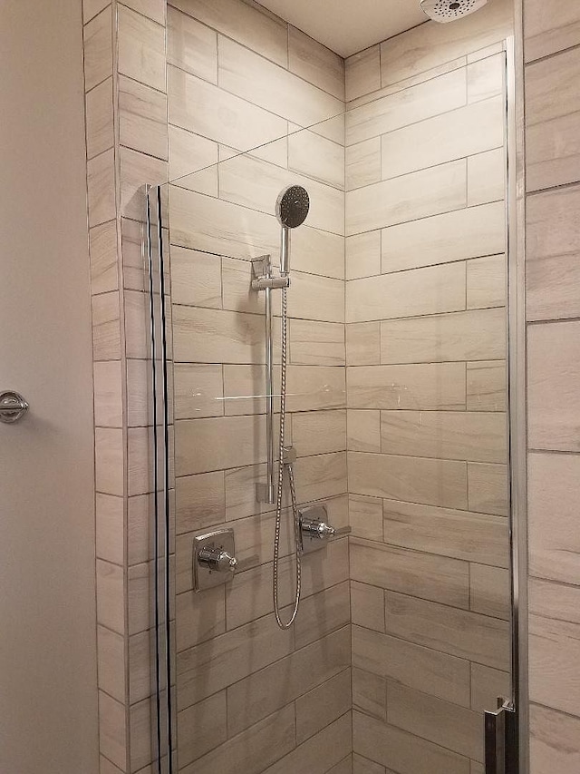 room details featuring walk in shower