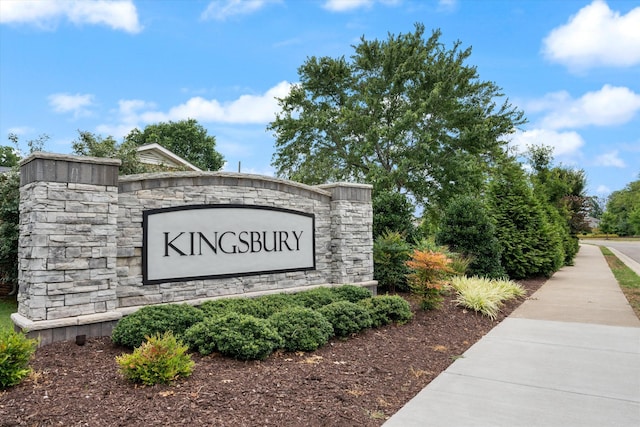 view of community / neighborhood sign