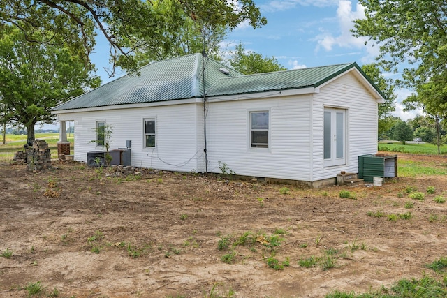 view of home's exterior