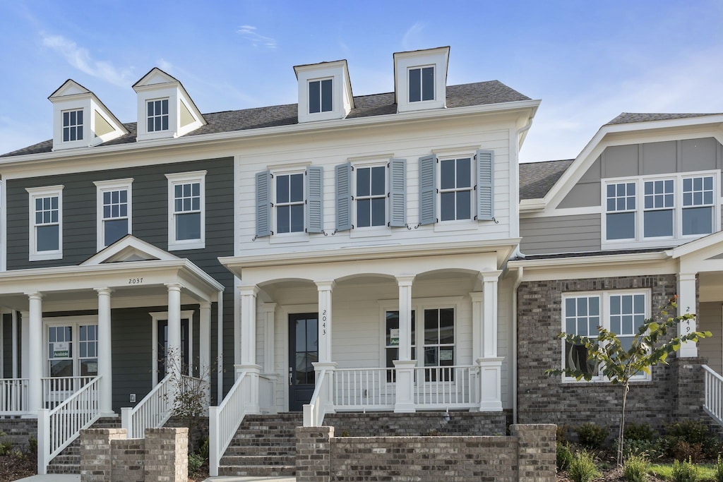 view of front of property with covered porch