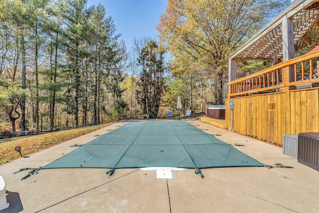 view of swimming pool