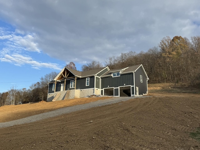 view of front of property featuring a garage