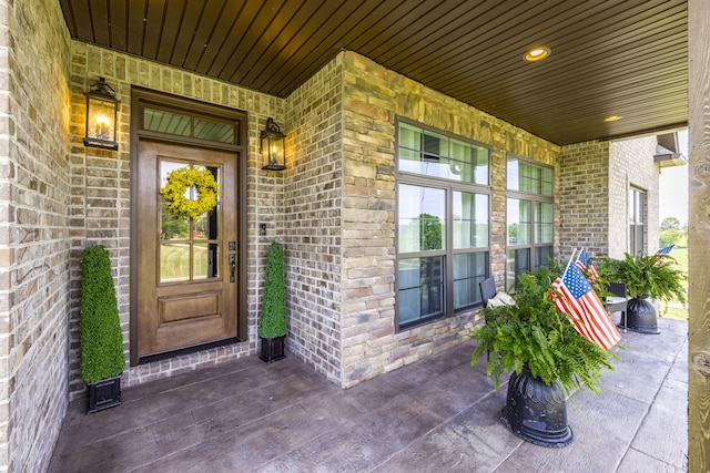 entrance to property with covered porch