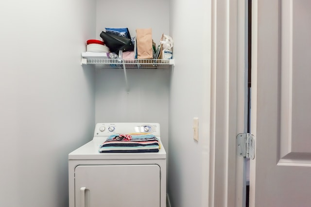 laundry area featuring washer / clothes dryer