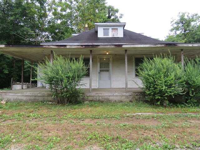 view of front facade featuring covered porch