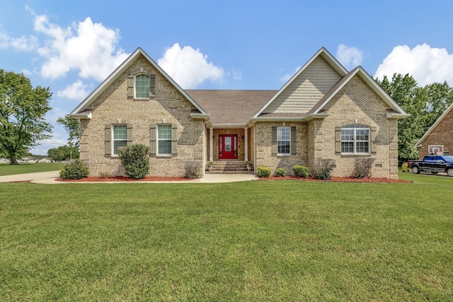 view of front of property with a front lawn