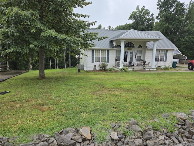 view of front of home featuring a porch and a front lawn