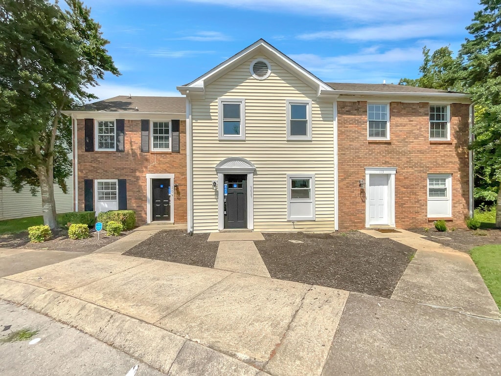 view of front of house