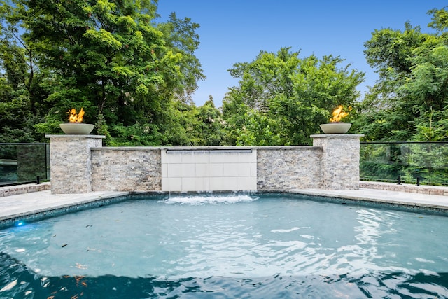 view of swimming pool