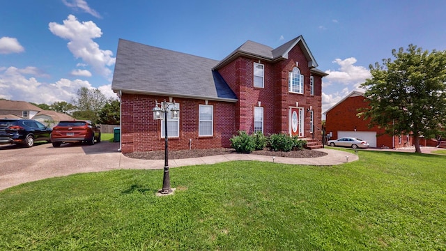 view of front of home featuring a front yard