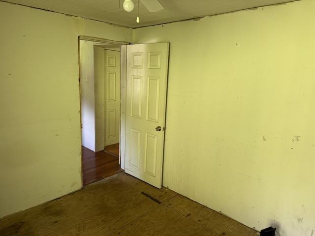 spare room featuring ceiling fan