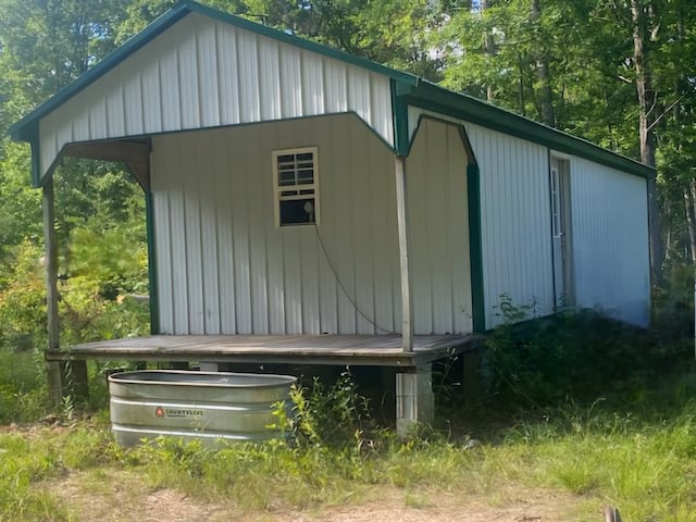 view of outdoor structure