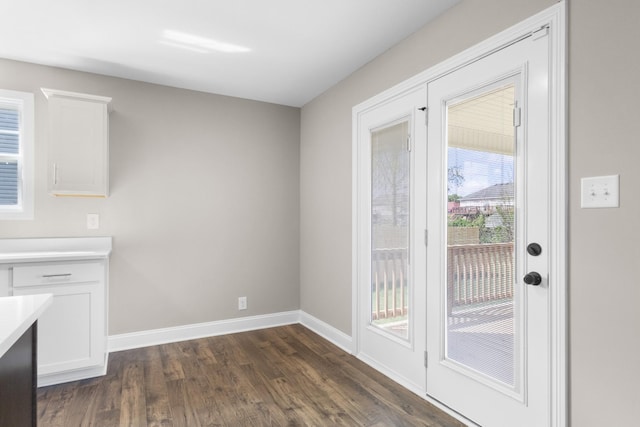 138 Anderson Pl, Clarksville, TN 37042 - interior space with baseboards and dark wood finished floors