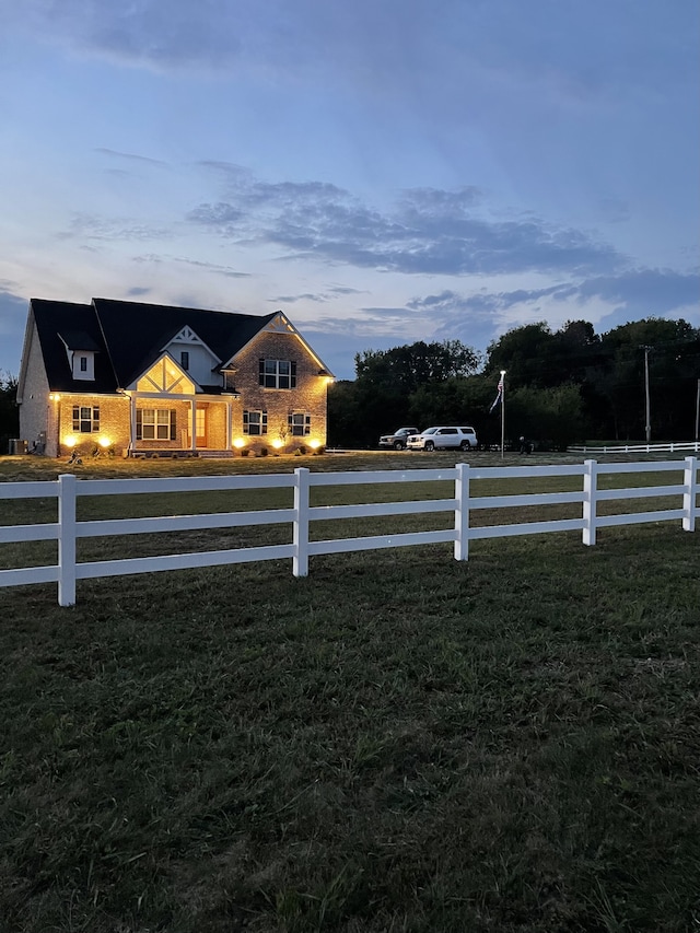 view of front facade featuring a yard