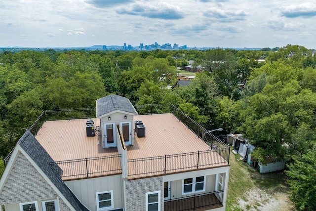 bird's eye view featuring a view of city