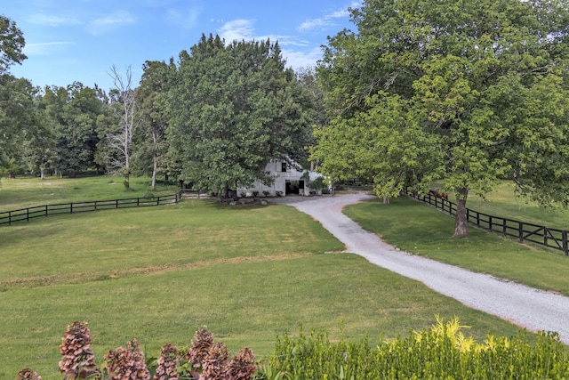 view of yard featuring a rural view